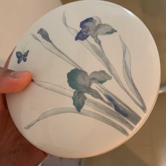 Floral Ceramic Pot - Picture 8 of 9